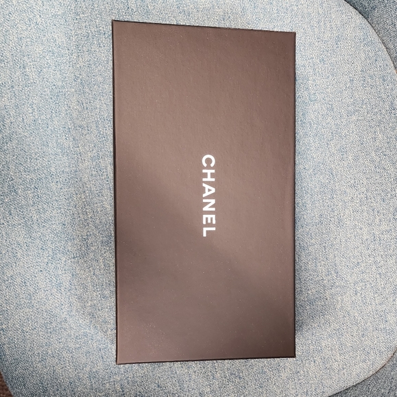 Chanel Box - Picture 2 of 4